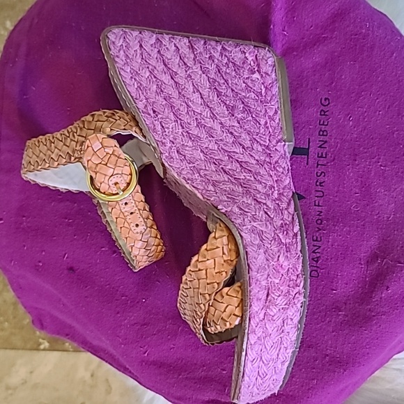 Diane Von Furstenberg beautiful braided leather wedge perfect for summer nights - Picture 3 of 4